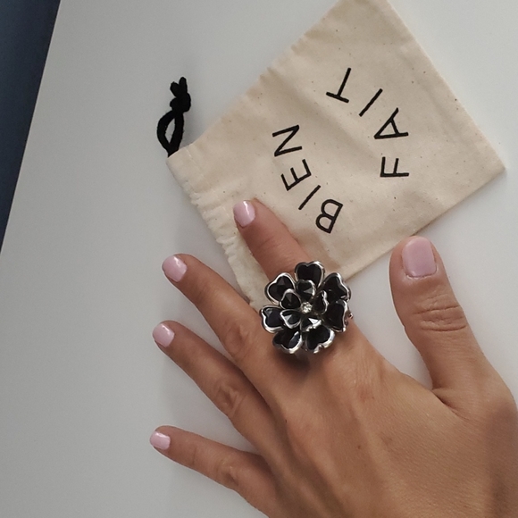 Oversized Black Flower Statement Ring with Elastic Band - Picture 3 of 4